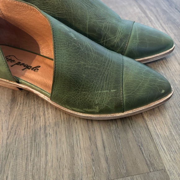 Free People Size 35.5 US 5.5 Royale Flats in Holly Green - Picture 5 of 9
